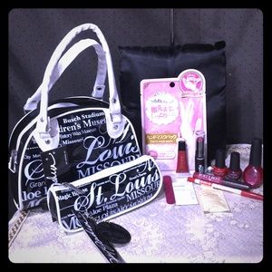 13 Pcs “REDS” Lip Nails & Cosmetic Bags ~All NEW~